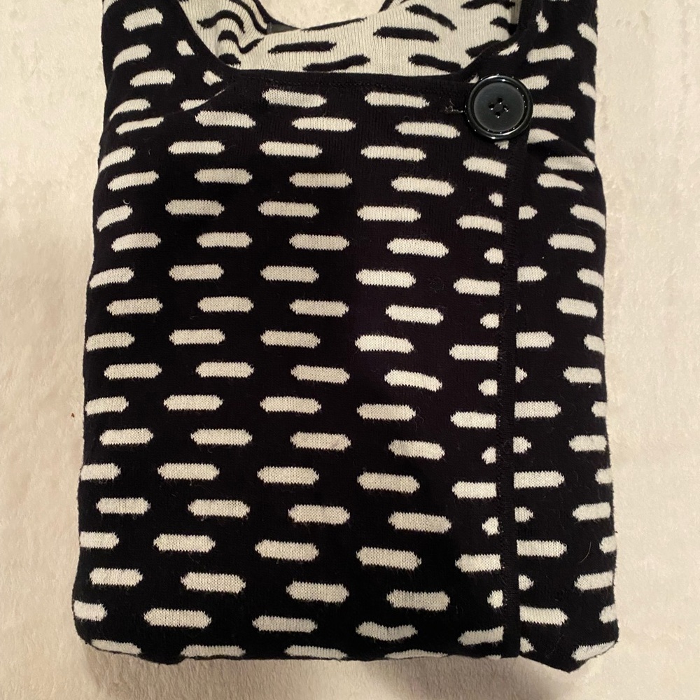 August Silk XL sweater/jacket black and cream